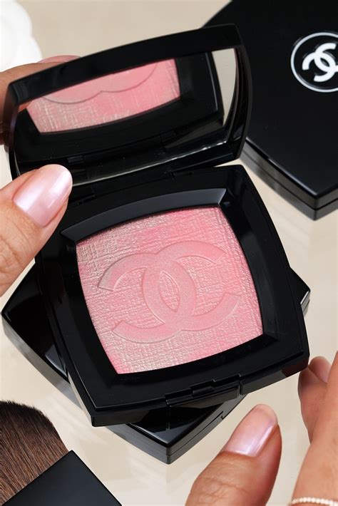 de chanel pastel blush.